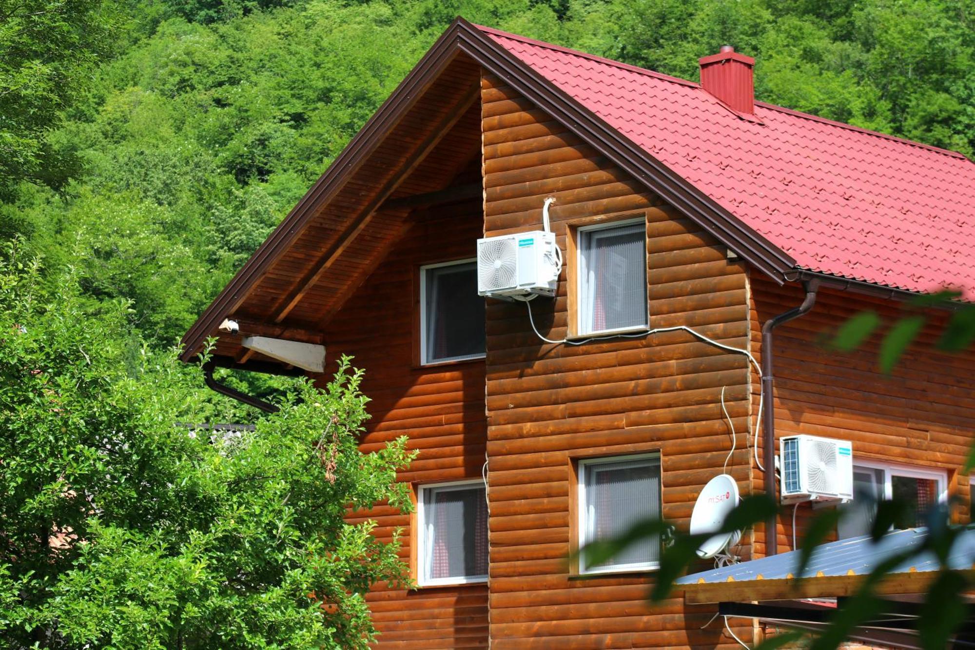 Domacinstvo Na Kraju Svijeta Pensionat Sipovo Exteriör bild